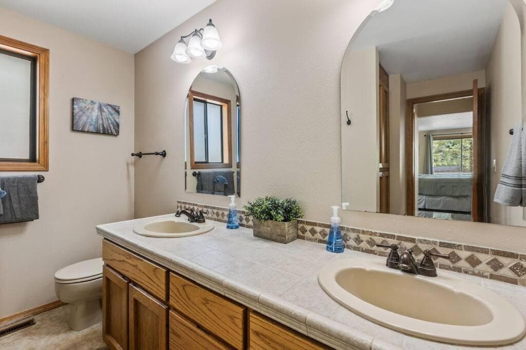 6 Lynx Sunriver