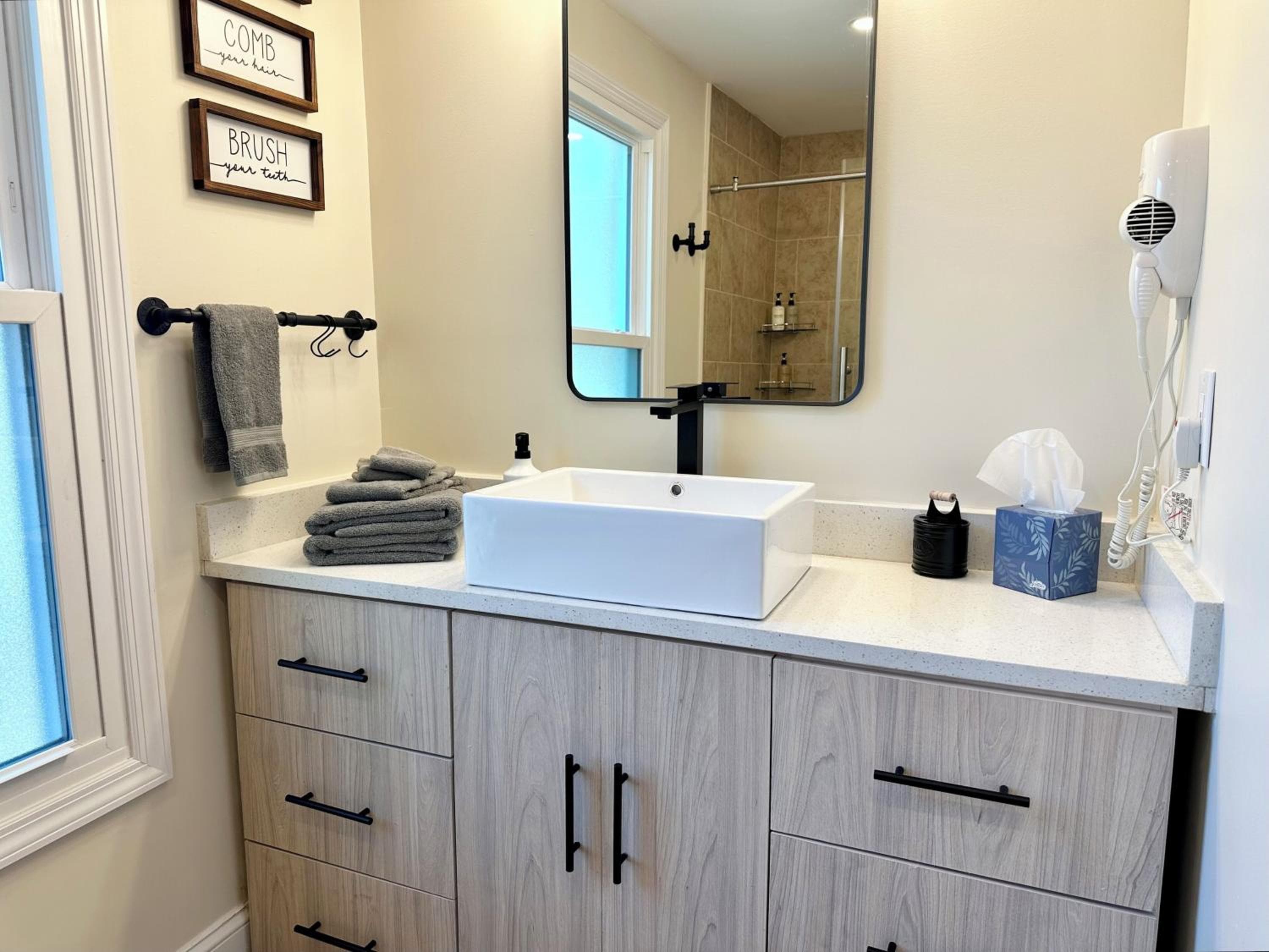 Saugerties Waterfront Getaway