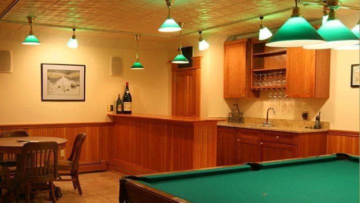 Breezy Hill Inn
