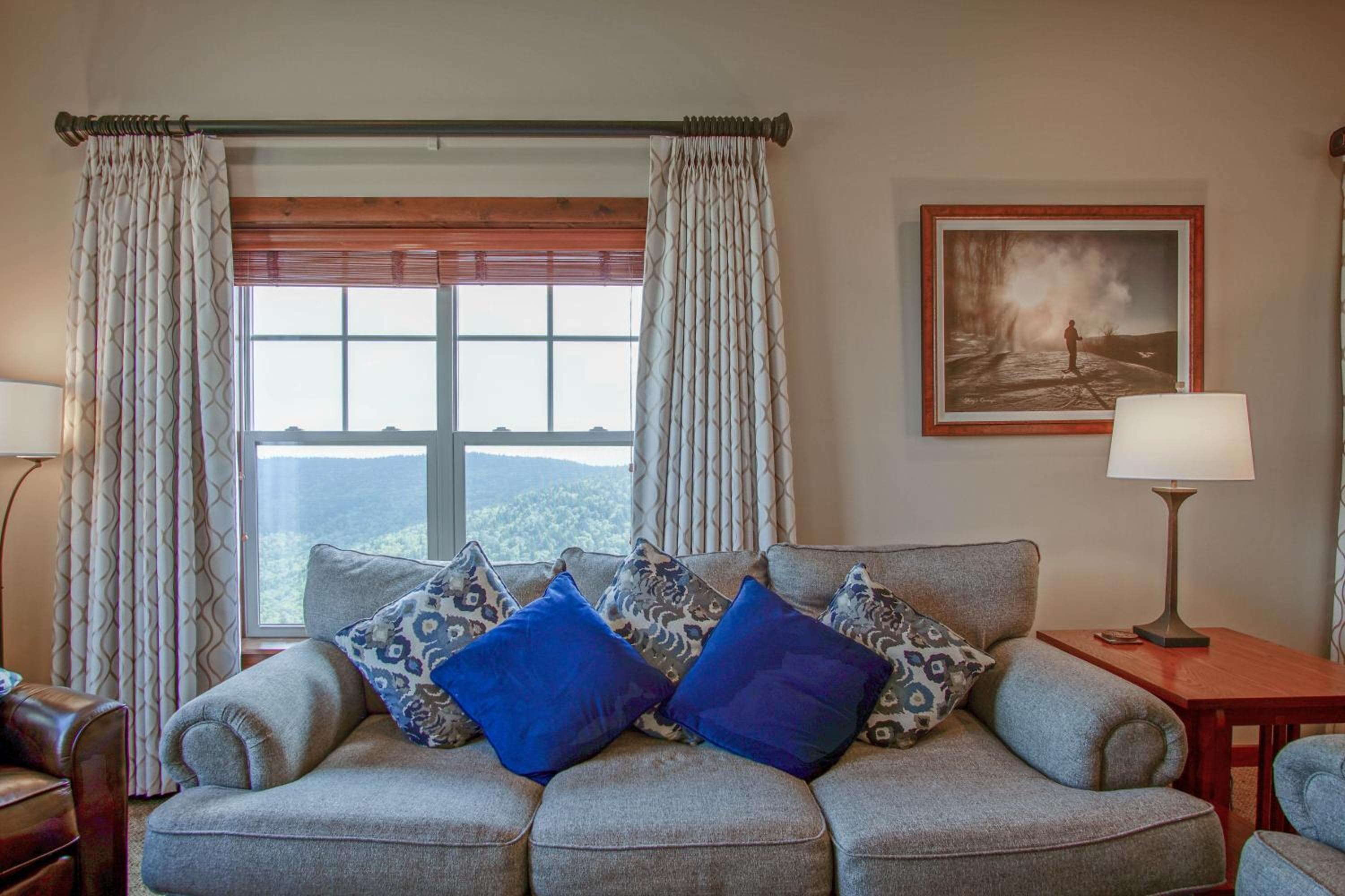 Soaring Eagle #404: 3 bedroom 2 bath Corner Penthouse