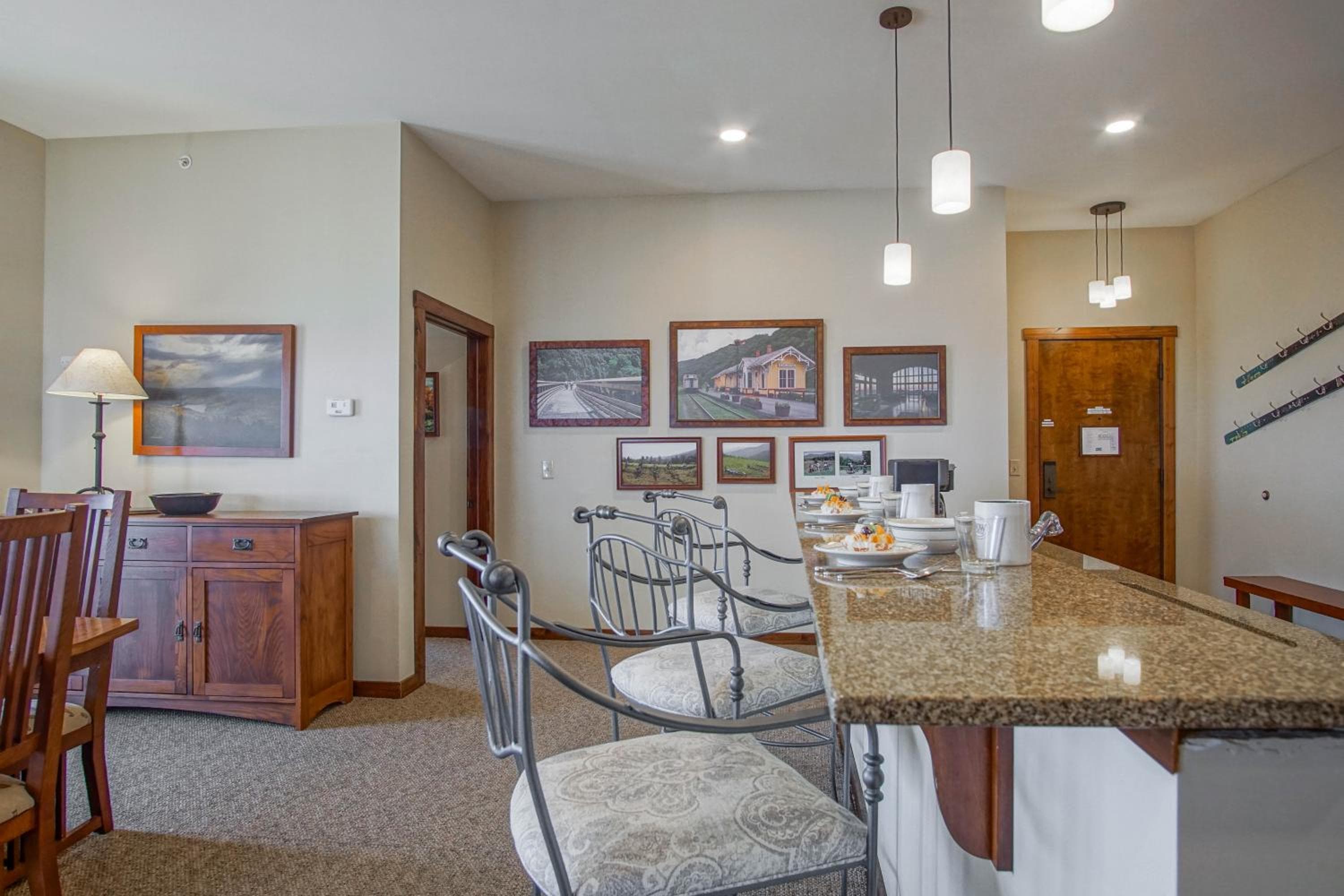 Soaring Eagle #404: 3 bedroom 2 bath Corner Penthouse