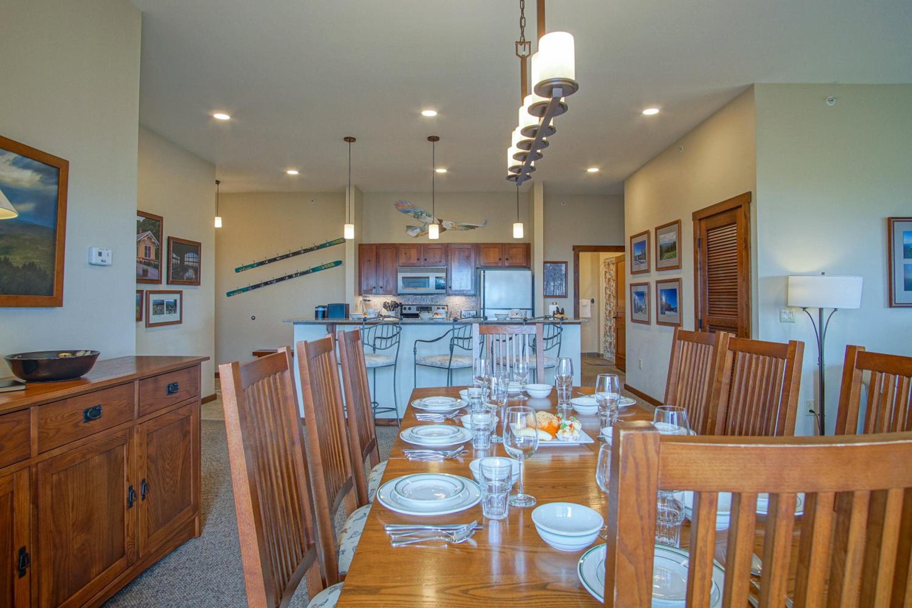 Soaring Eagle #404: 3 bedroom 2 bath Corner Penthouse