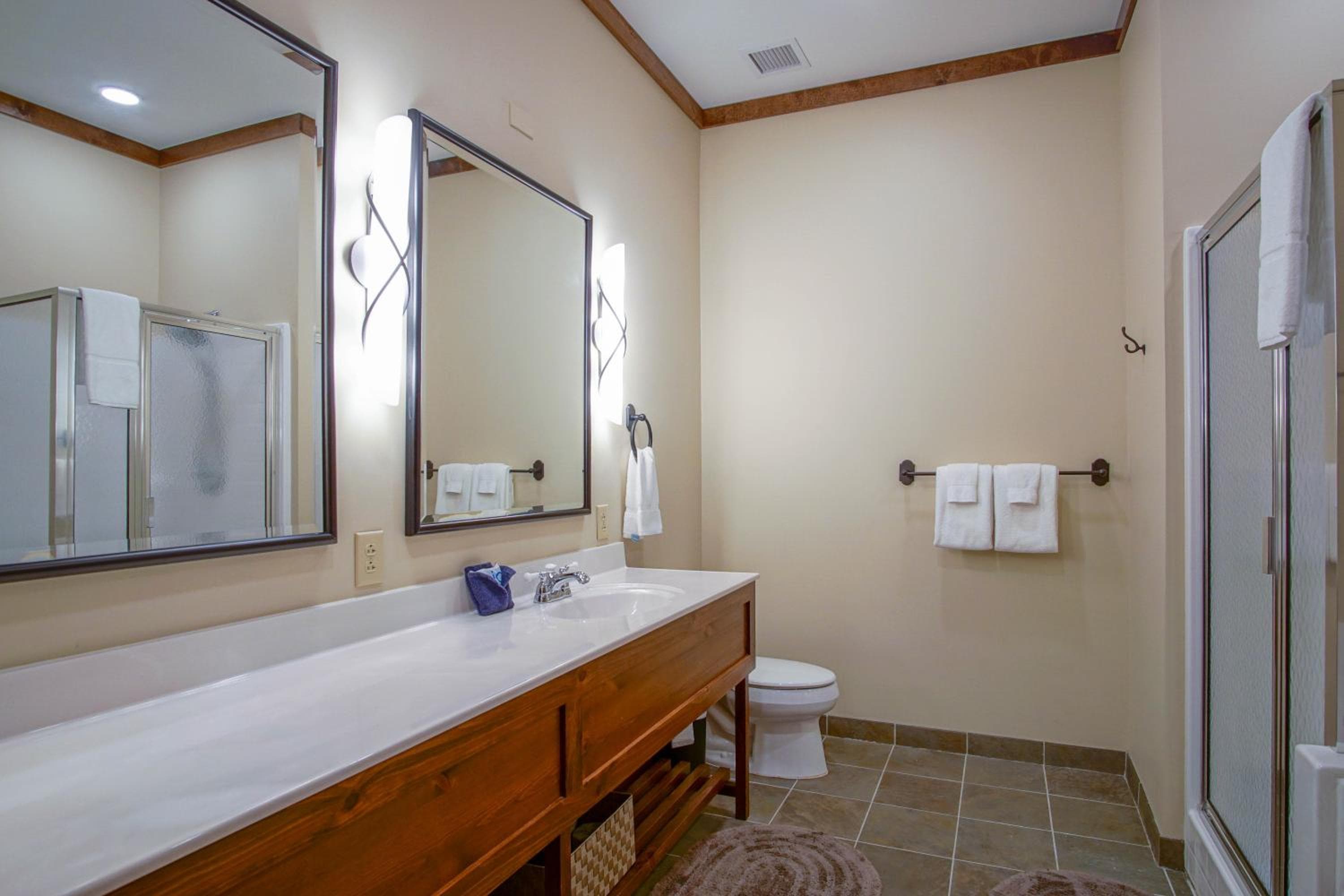 Soaring Eagle #404: 3 bedroom 2 bath Corner Penthouse