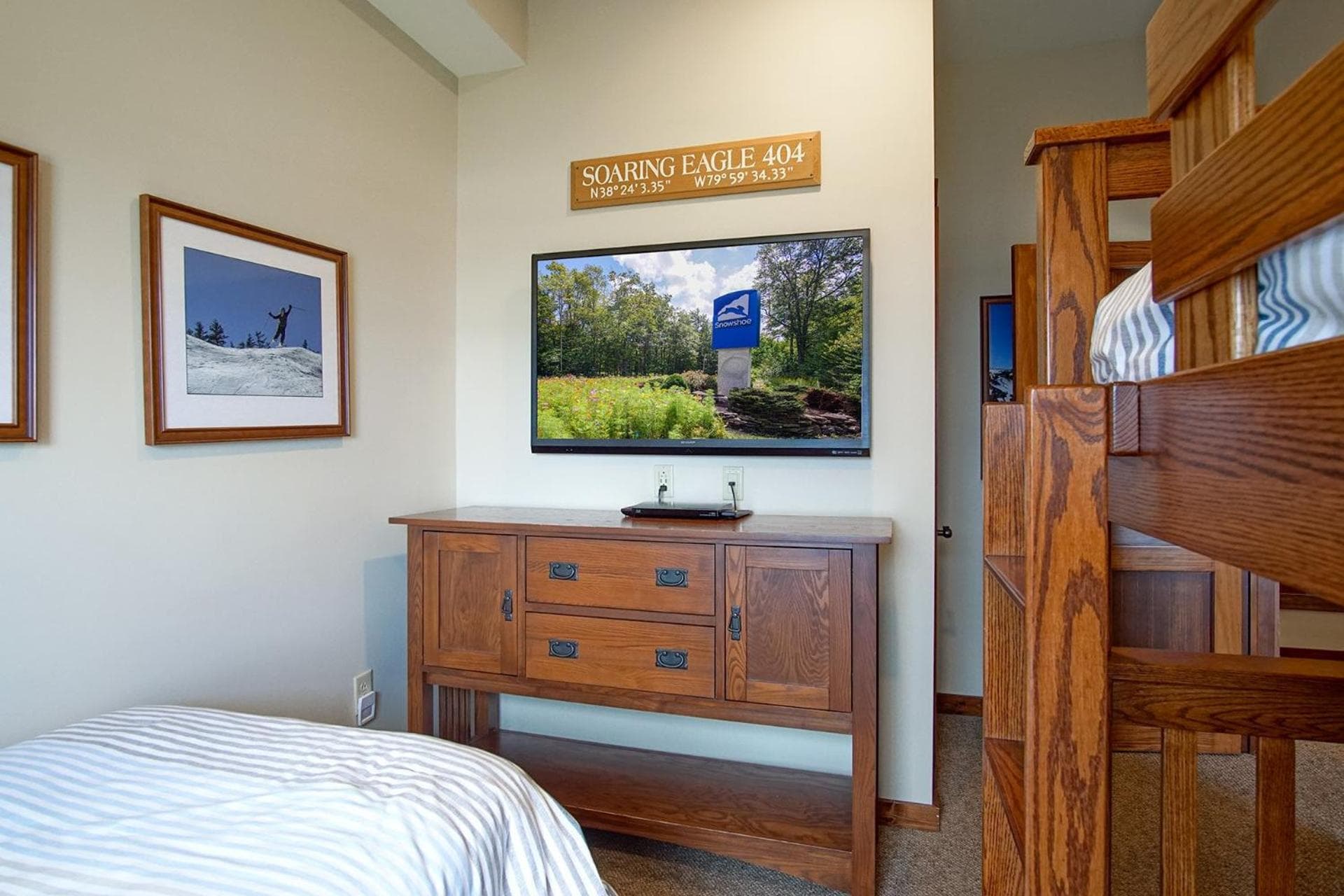 Soaring Eagle #404: 3 bedroom 2 bath Corner Penthouse