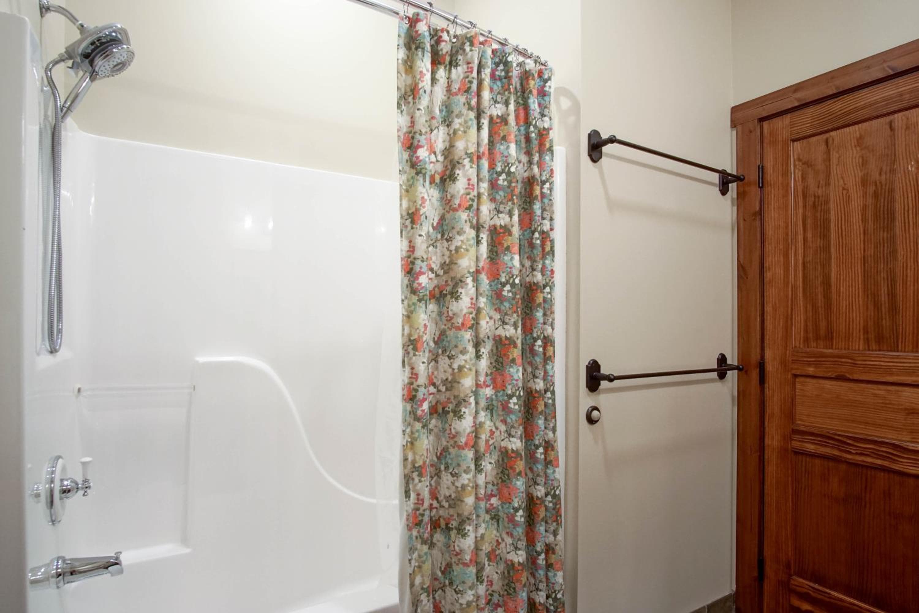Soaring Eagle #404: 3 bedroom 2 bath Corner Penthouse