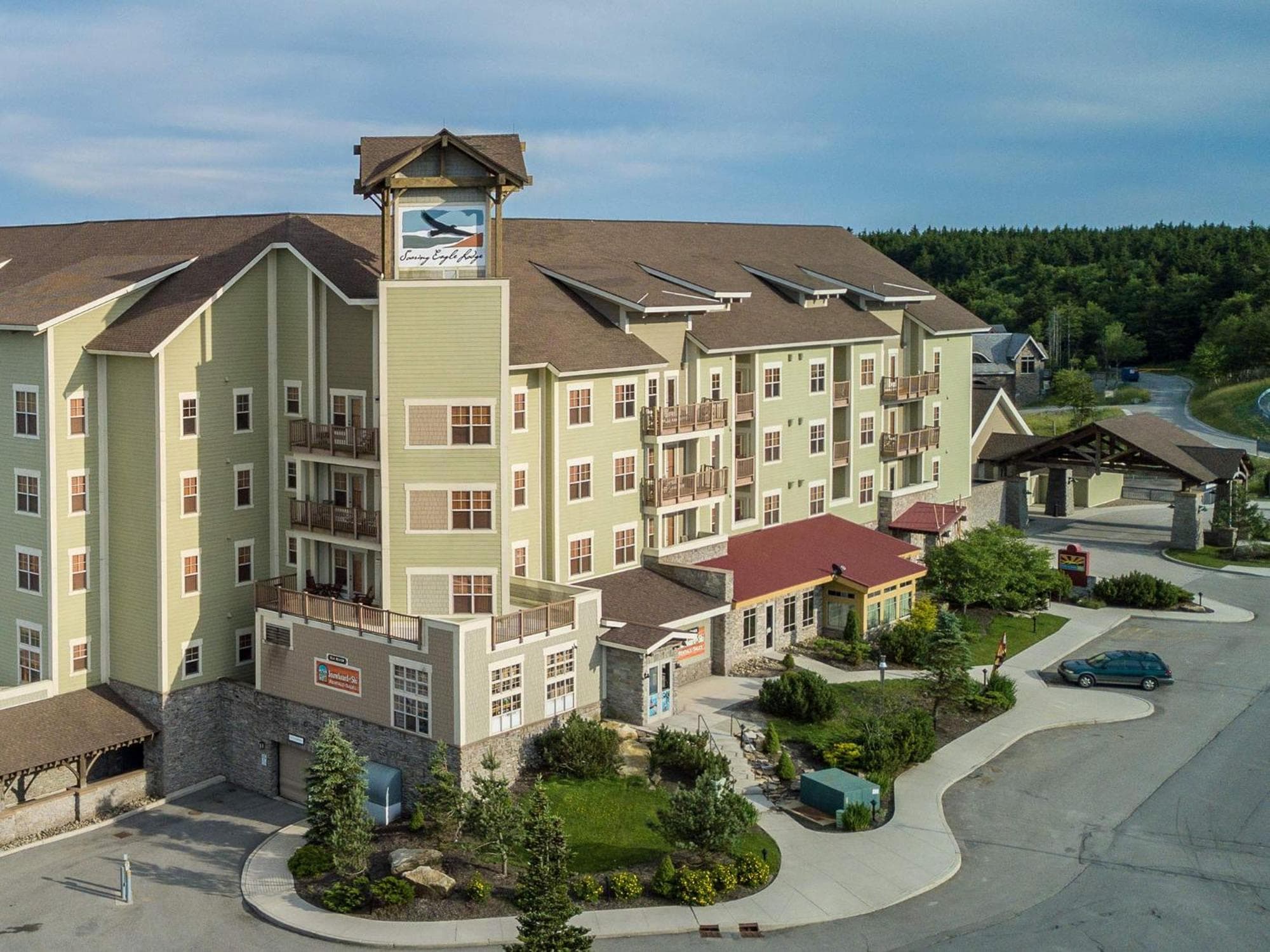 Soaring Eagle #404: 3 bedroom 2 bath Corner Penthouse