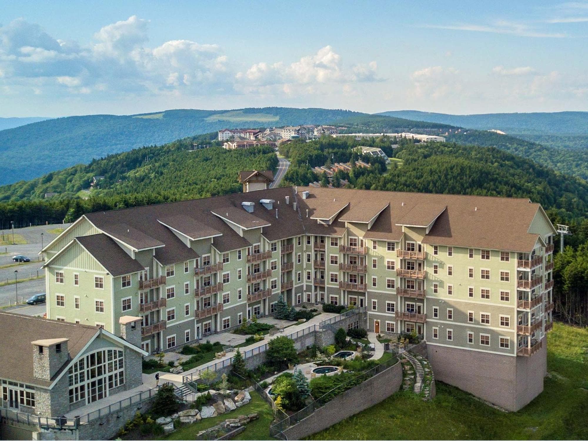Soaring Eagle #404: 3 bedroom 2 bath Corner Penthouse
