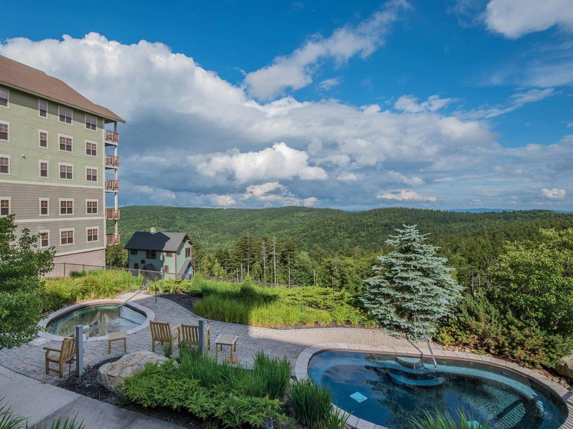 Soaring Eagle #404: 3 bedroom 2 bath Corner Penthouse