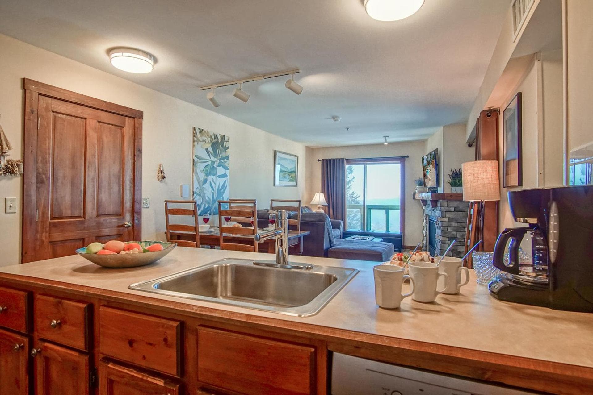 2 Br: Rimfire 214 - Great Western Views on large deck corner unit