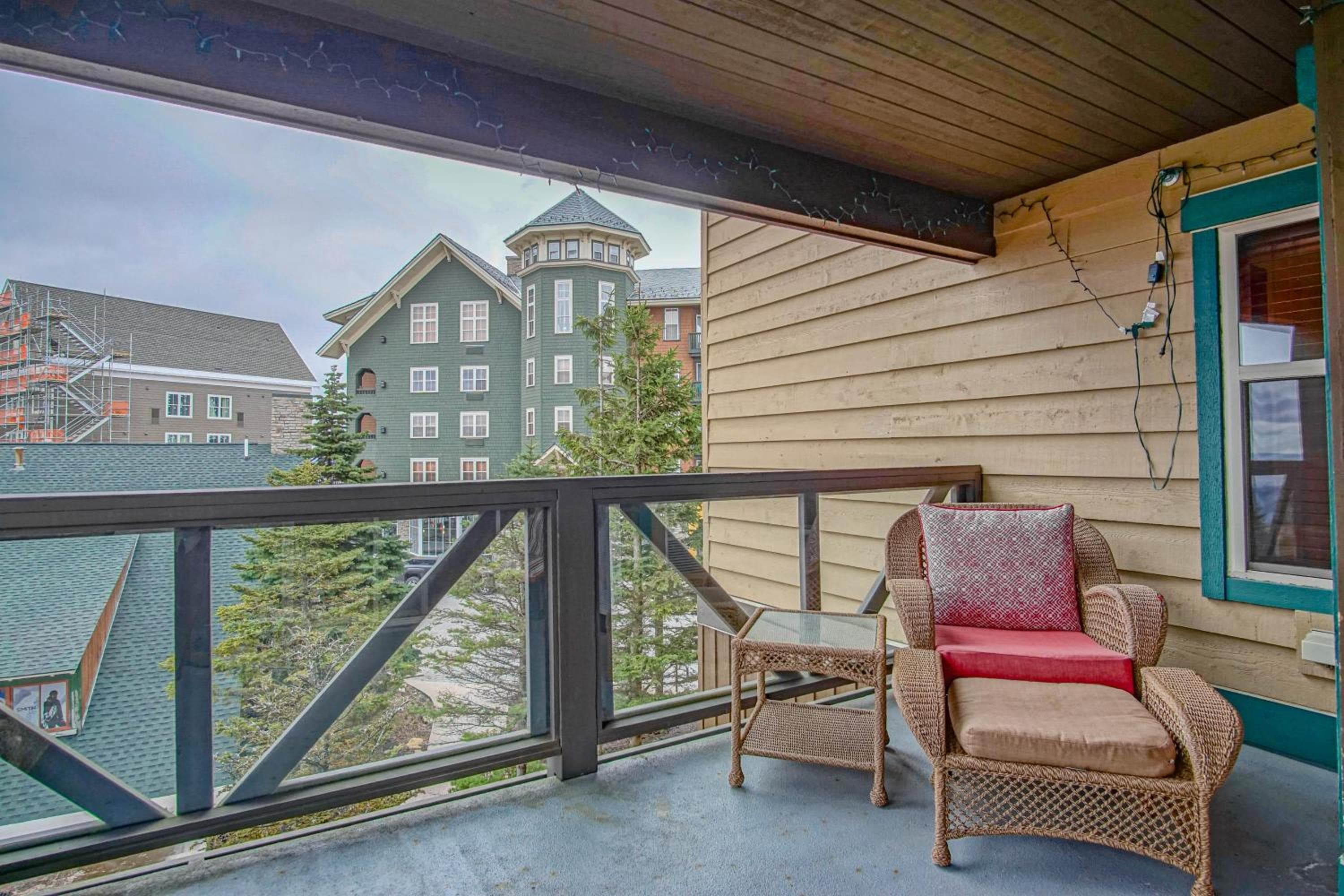 2 Br: Rimfire 214 - Great Western Views on large deck corner unit