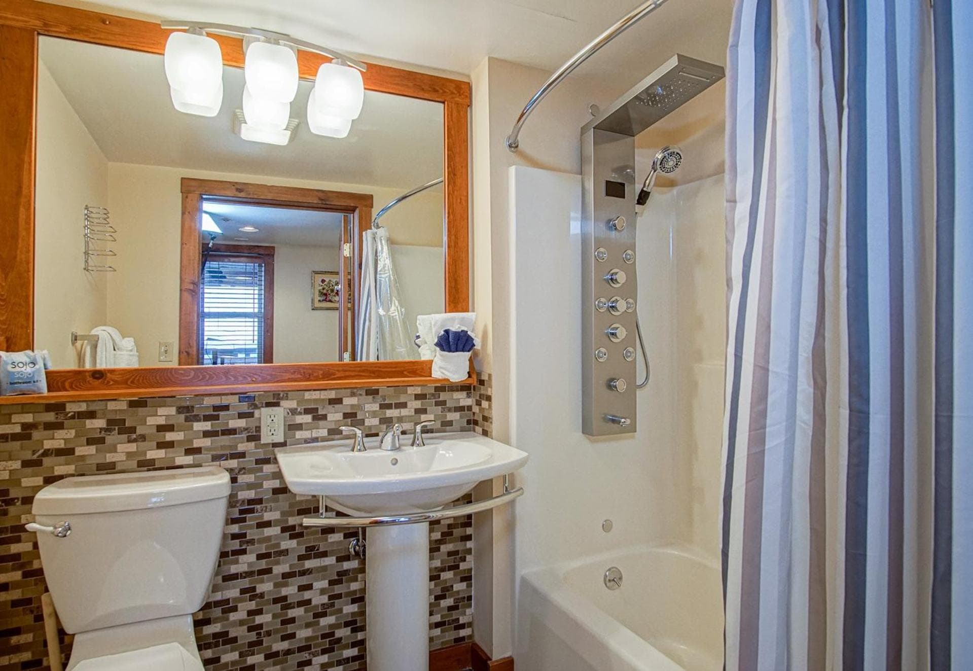 2 Br: Rimfire 214 - Great Western Views on large deck corner unit