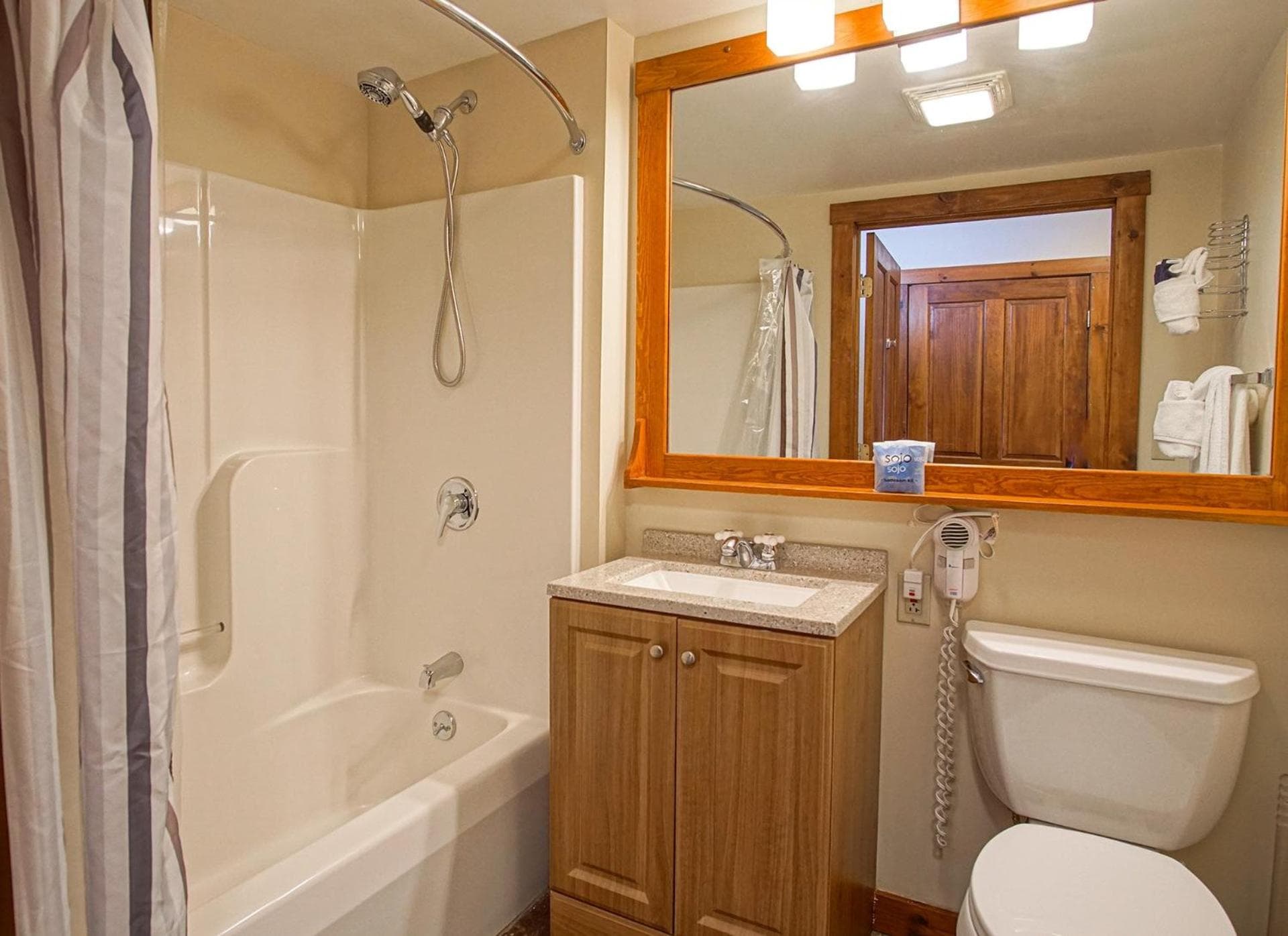 2 Br: Rimfire 214 - Great Western Views on large deck corner unit