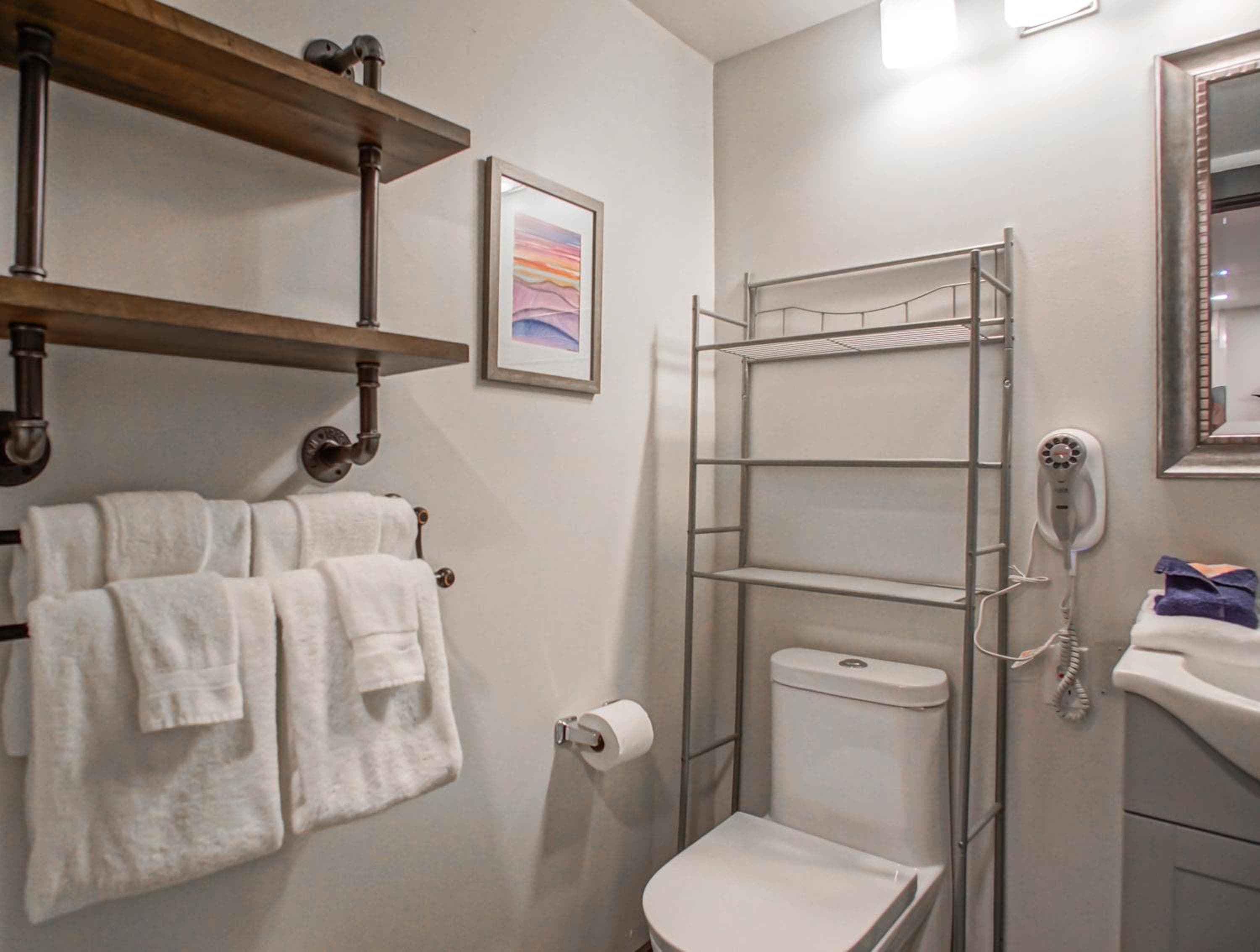 Rimfire 259 : Walking distance to village,slopes, 1 Br Sleeps 4