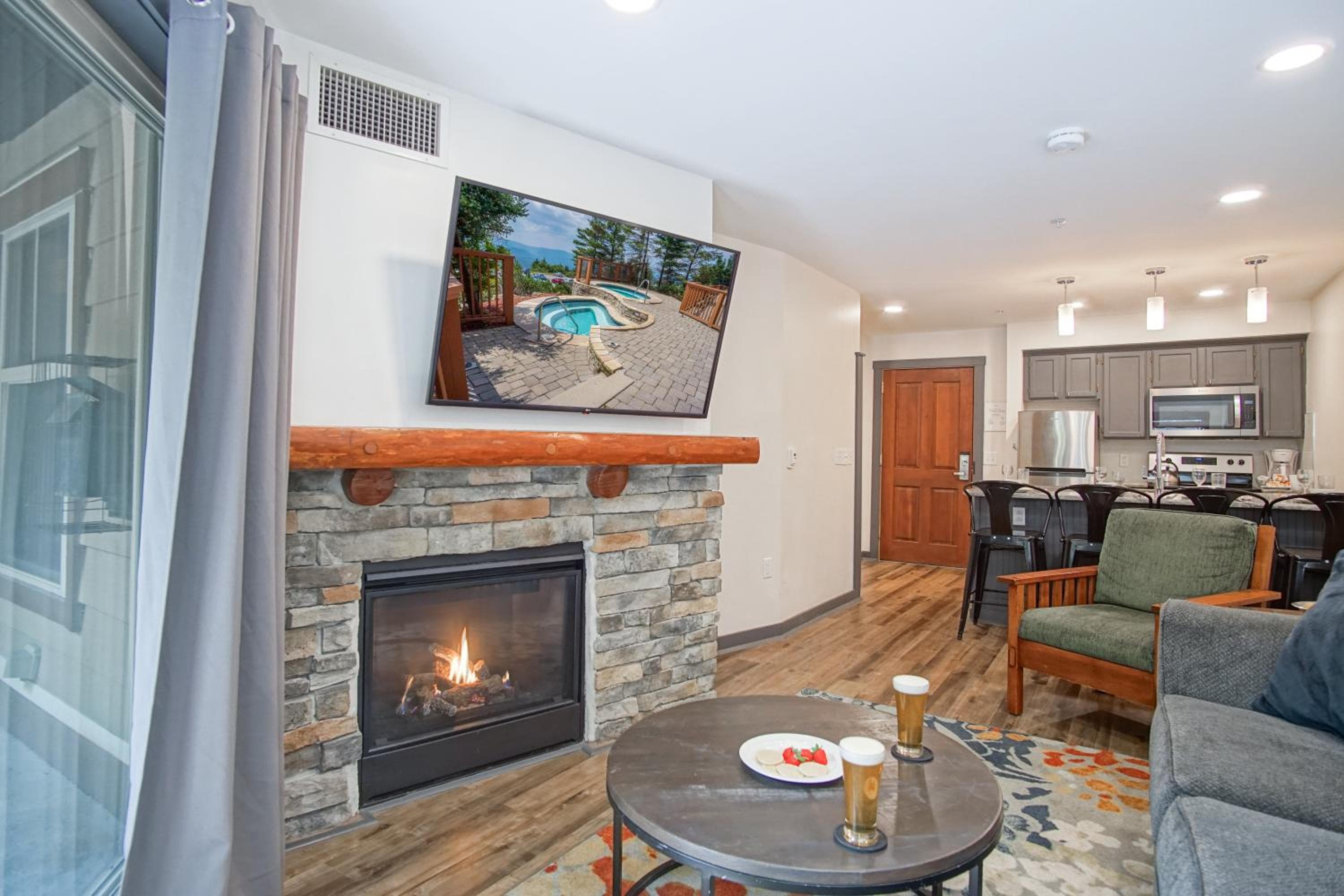 Rimfire 259 : Walking distance to village,slopes, 1 Br Sleeps 4