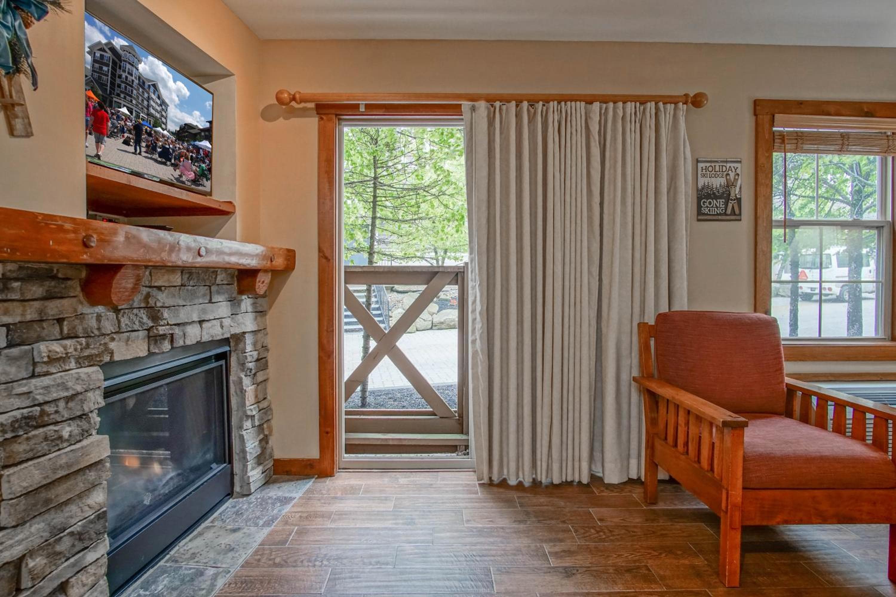 Rimfire 162 Cozy STUDIO in the heart of the Village!