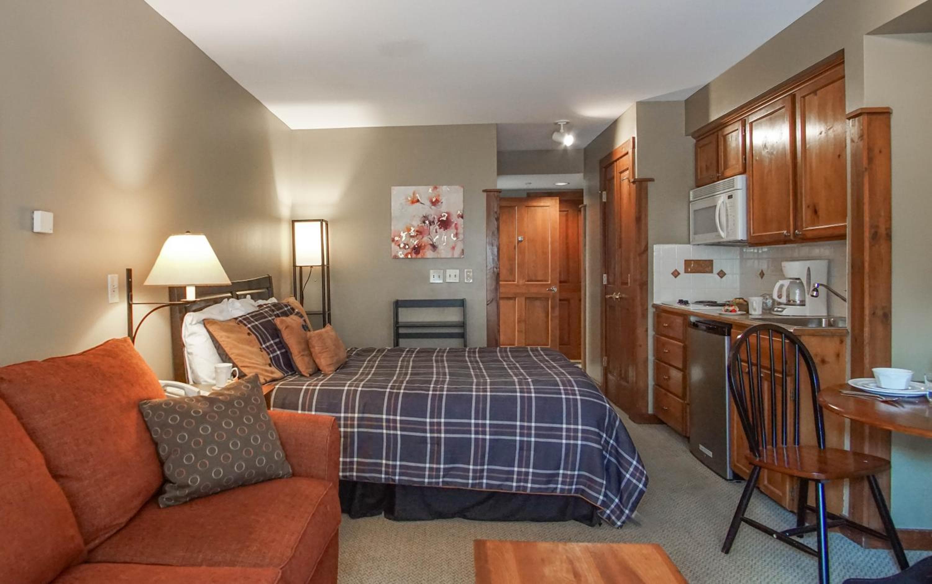 Rimfire 258 Studio - Access to Slope Cozy One Bed and Sofa Sleeper