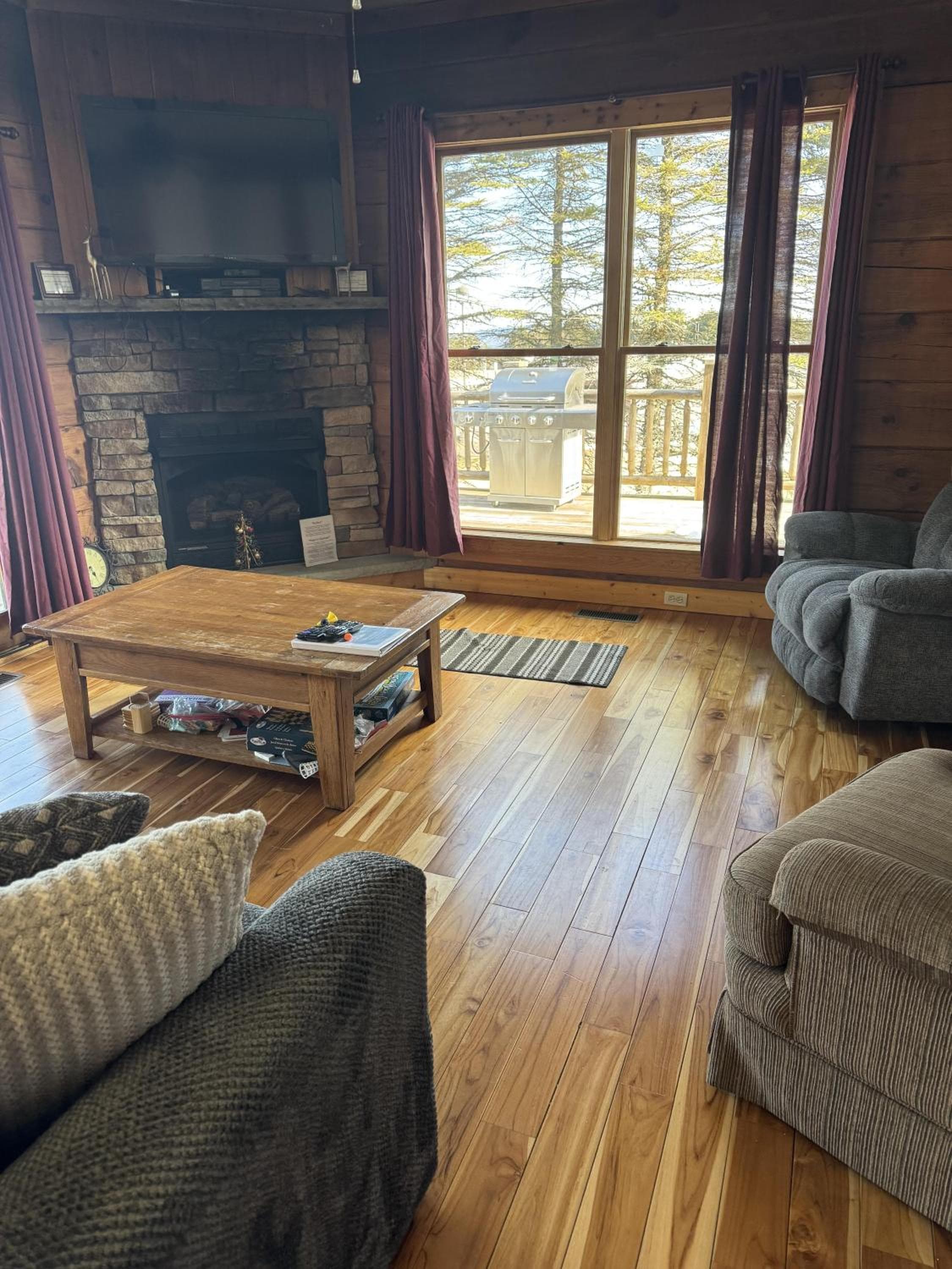 4 BR: Timbers #1 Stand alone Cabin