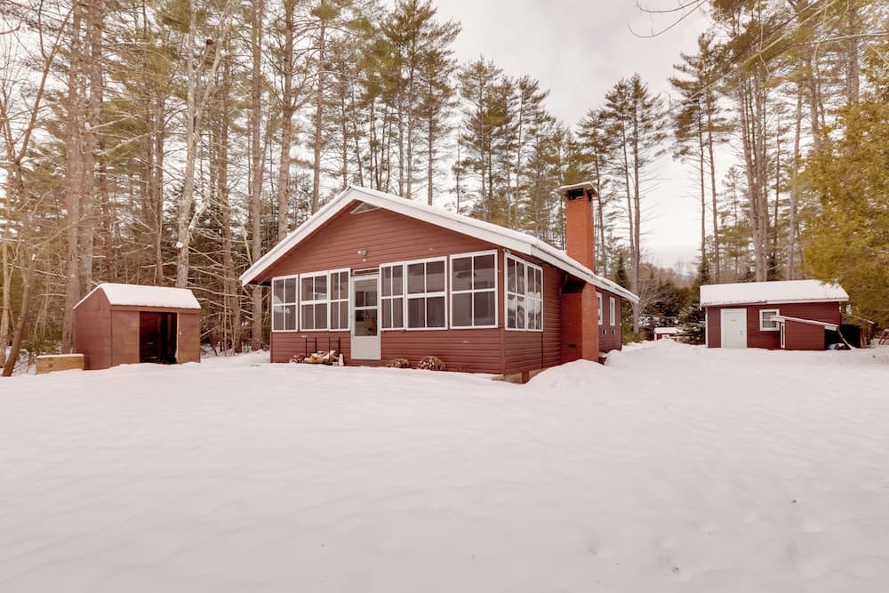 Riverfront Cabin w/ Hot Tub in Schroon Lake!