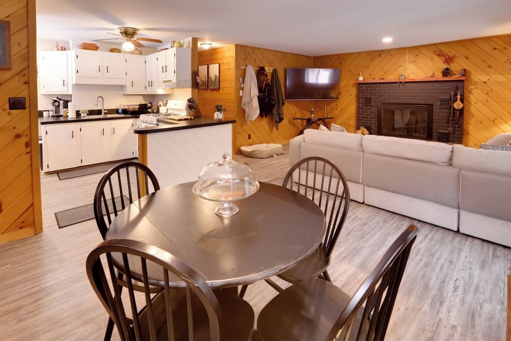 Riverfront Cabin w/ Hot Tub in Schroon Lake!