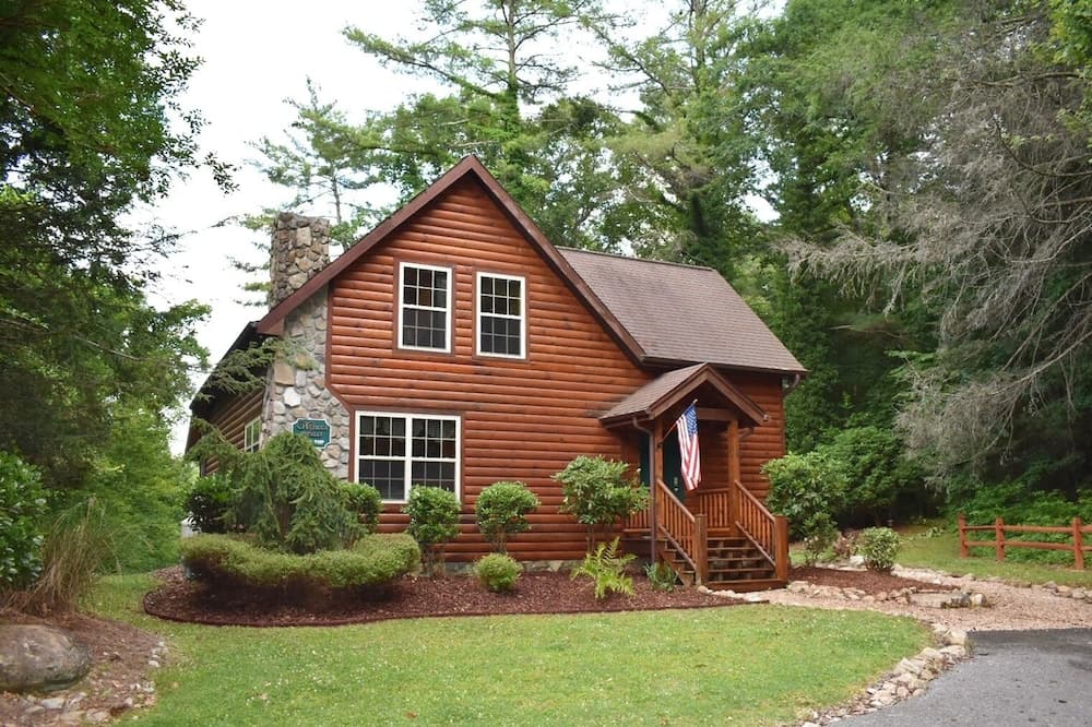 Tree Top Lodge - Gorgeous Lake Cabin With Hot Tub & Magnificent Views Of Forests And Mountains! 3 Bedroom Cabin by Redawning