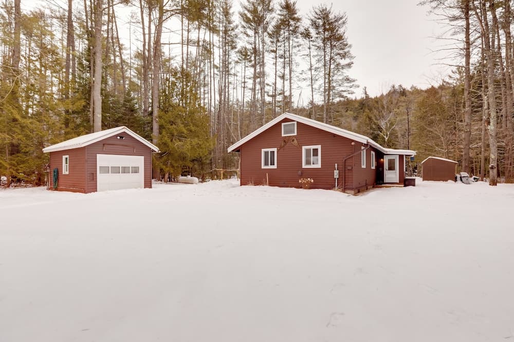 Riverfront Cabin w/ Hot Tub in Schroon Lake!