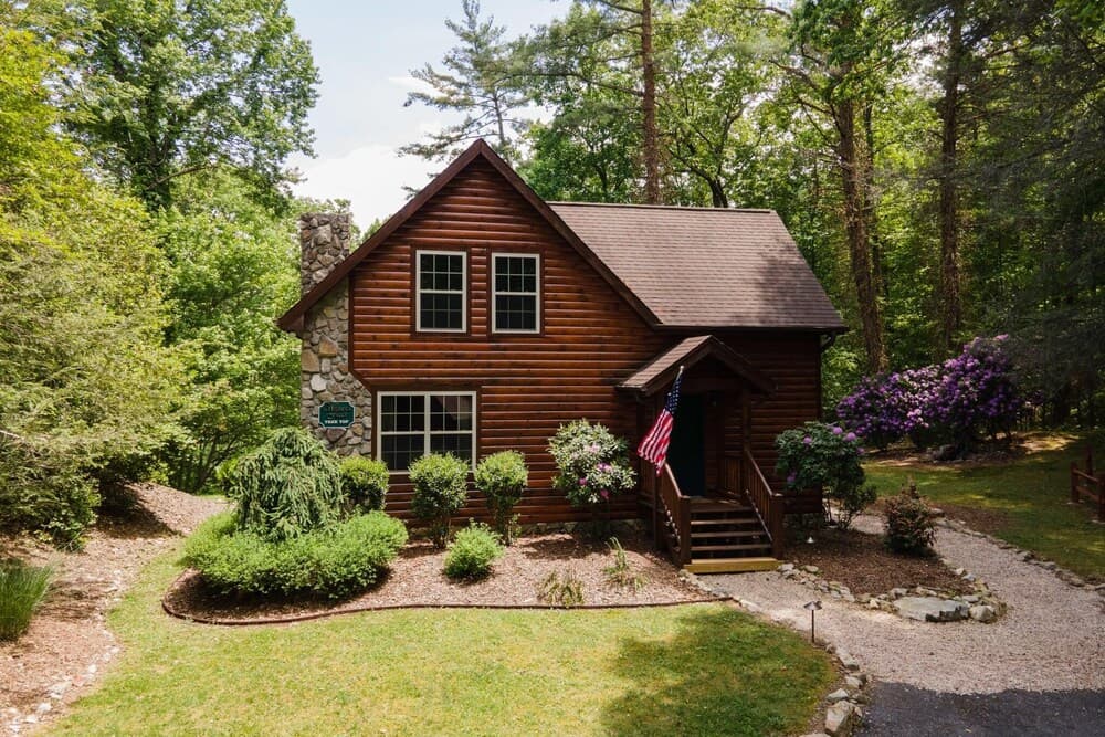 Tree Top Lodge - Gorgeous Lake Cabin With Hot Tub & Magnificent Views Of Forests And Mountains! 3 Bedroom Cabin by Redawning