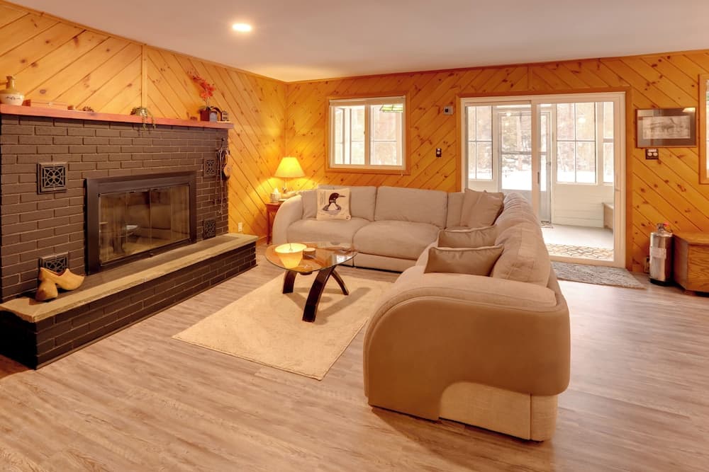 Riverfront Cabin w/ Hot Tub in Schroon Lake!