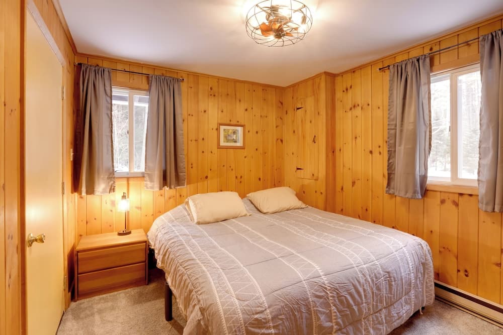 Riverfront Cabin w/ Hot Tub in Schroon Lake!
