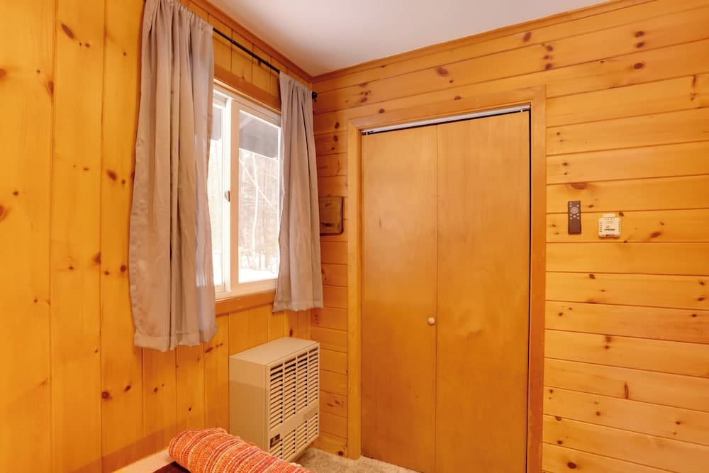 Riverfront Cabin w/ Hot Tub in Schroon Lake!