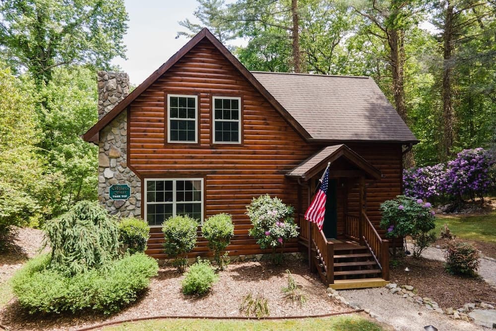 Tree Top Lodge - Gorgeous Lake Cabin With Hot Tub & Magnificent Views Of Forests And Mountains! 3 Bedroom Cabin by Redawning