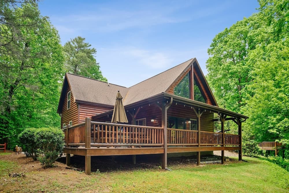 Tree Top Lodge - Gorgeous Lake Cabin With Hot Tub & Magnificent Views Of Forests And Mountains! 3 Bedroom Cabin by Redawning