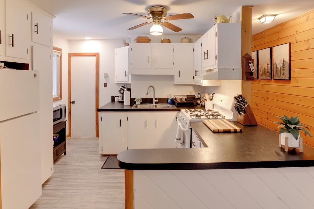Riverfront Cabin w/ Hot Tub in Schroon Lake!