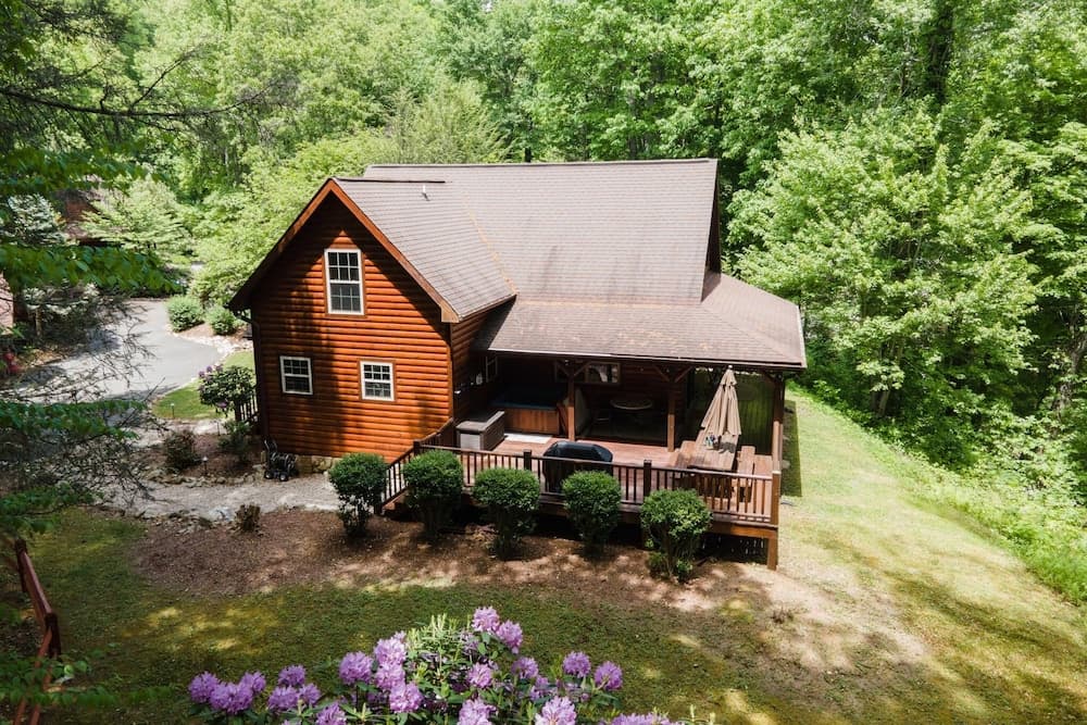 Tree Top Lodge - Gorgeous Lake Cabin With Hot Tub & Magnificent Views Of Forests And Mountains! 3 Bedroom Cabin by Redawning