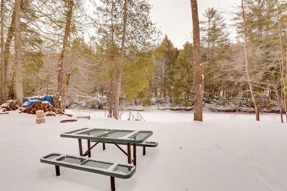 Riverfront Cabin w/ Hot Tub in Schroon Lake!