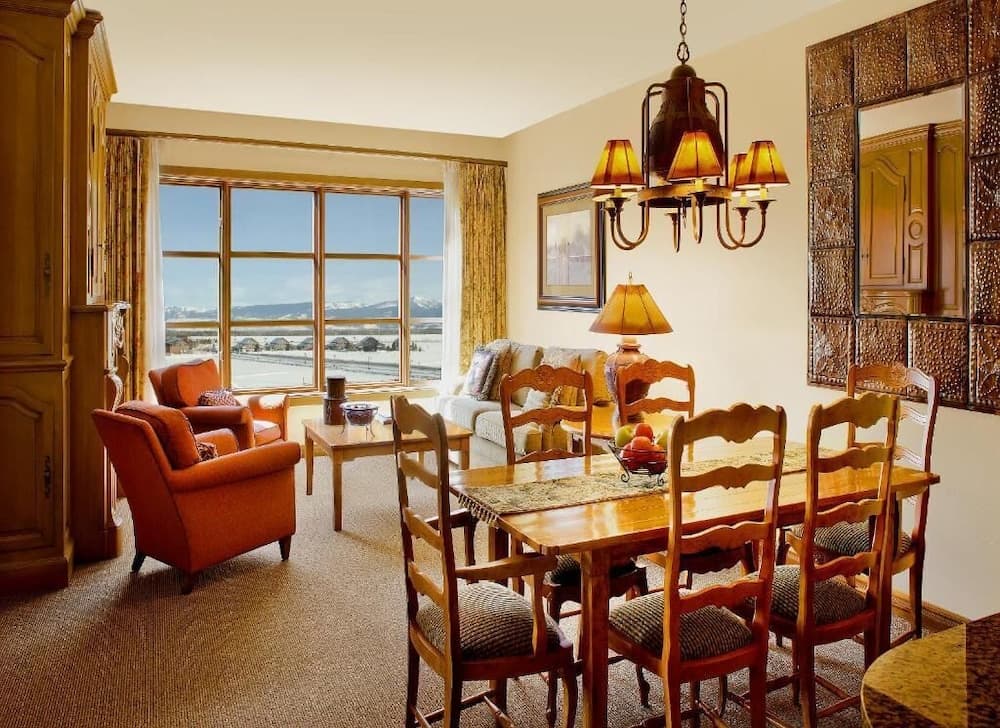 Suite, Multiple Beds