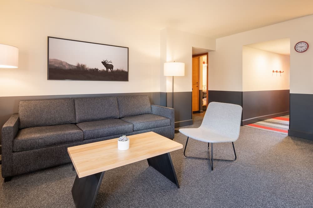 Suite, 1 King Bed with Sofa bed, Kitchen