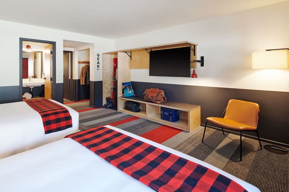 Suite, Multiple Beds, Kitchen
